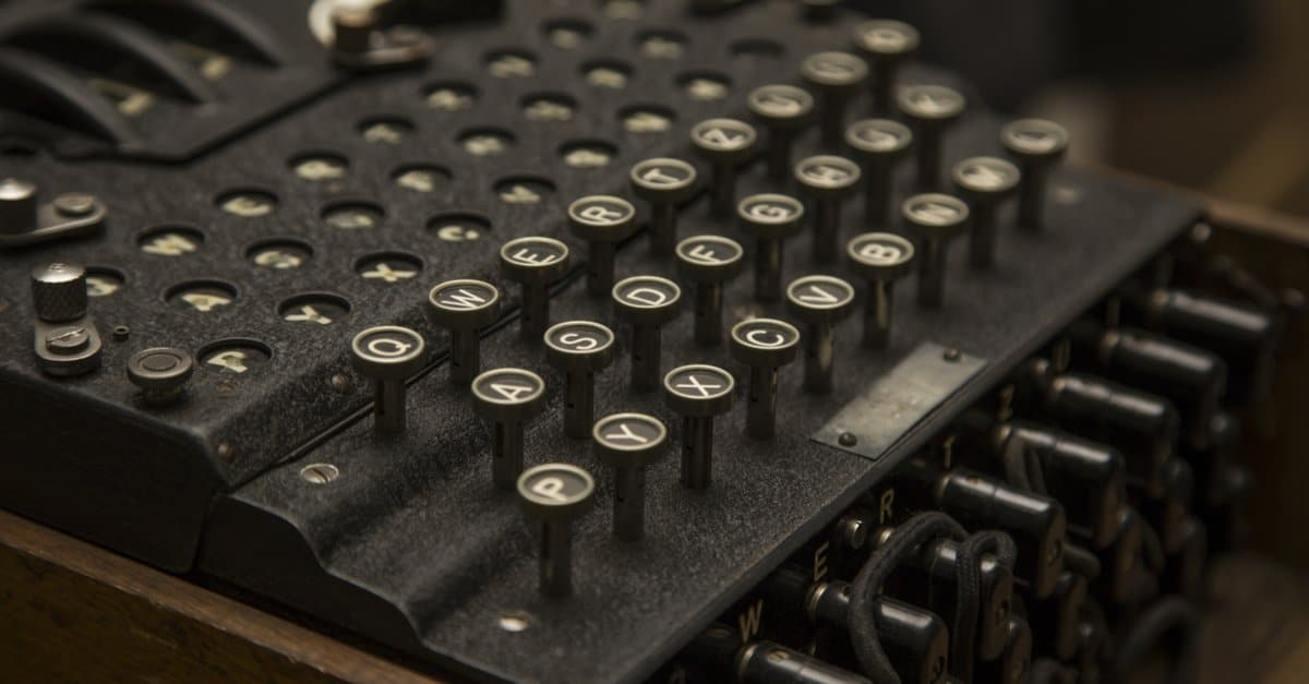 恩尼格玛机与手动打字机有着惊人的相似之处