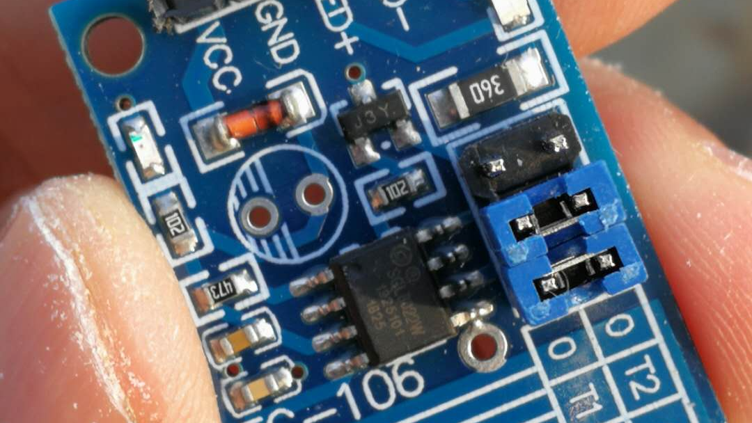 【雕爷学编程】Arduino动手做（145）---电容无级触摸调光模块