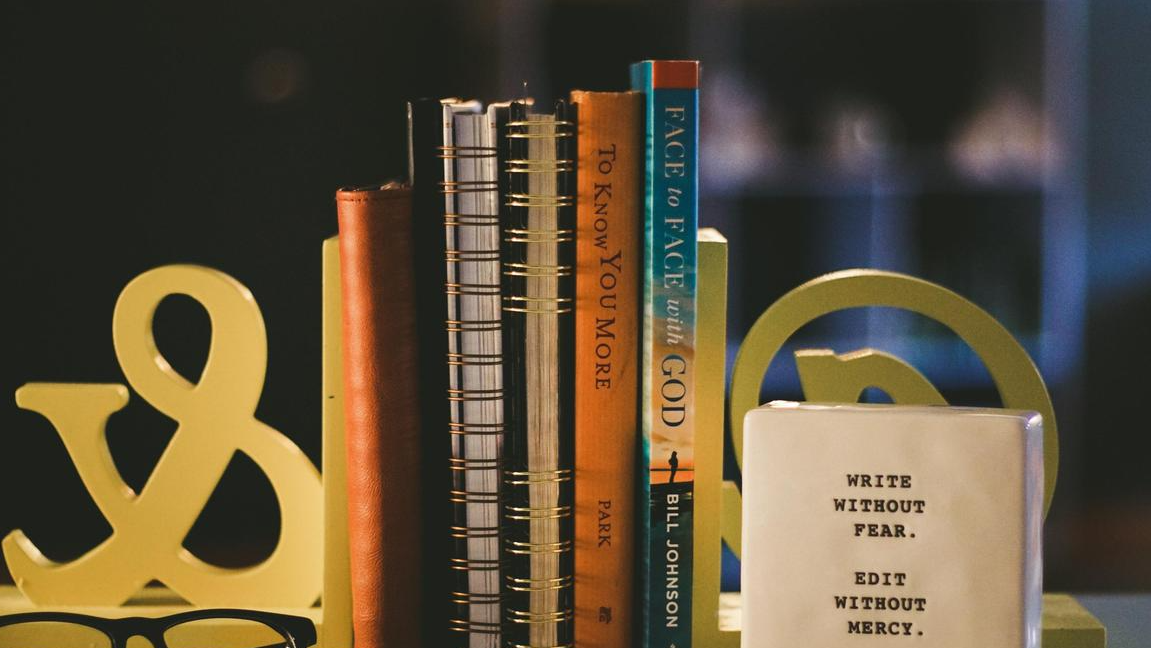 技术写作：漏斗内容策略、认知博客、支柱内容、研究报告、通用门控内容、电子书和教程